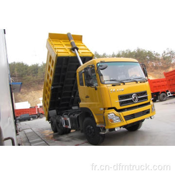 Camion à benne basculante avec 10 bennes de chantier CBM